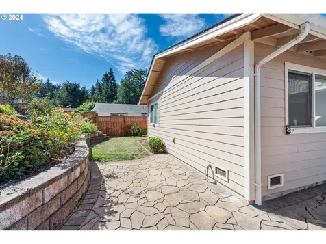 440 S Henry Street Coquille OR 97423