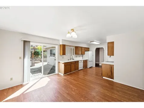 440 S Henry Street Coquille OR 97423
