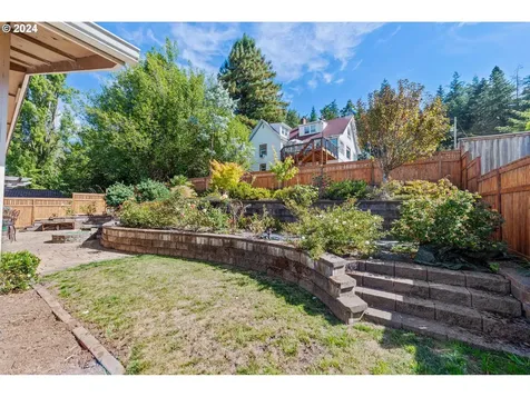 440 S Henry Street Coquille OR 97423