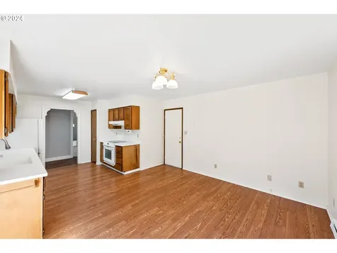 440 S Henry Street Coquille OR 97423