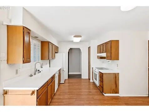 440 S Henry Street Coquille OR 97423