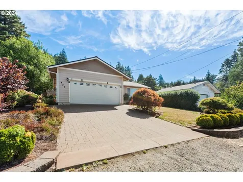 440 S Henry Street Coquille OR 97423