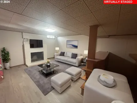 6935 N Greeley Avenue Portland OR 97217