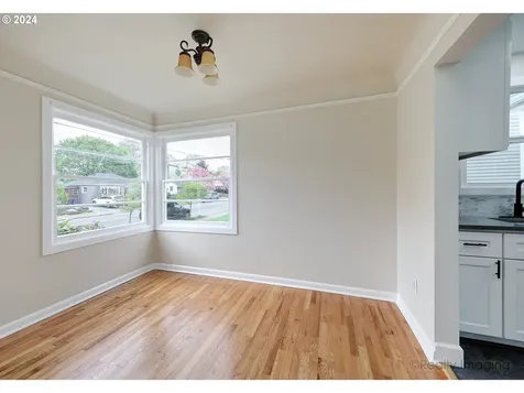 6935 N Greeley Avenue Portland OR 97217