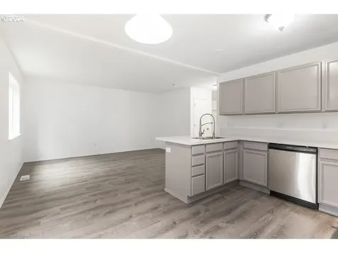 7122 SE 81st Place Portland OR 97206