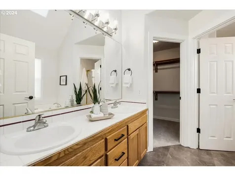 3298 NE 12th Avenue Hillsboro OR 97124