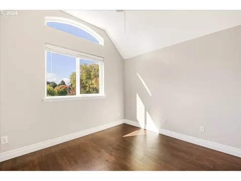 3298 NE 12th Avenue Hillsboro OR 97124