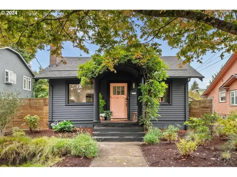 1709 SE 44th Avenue Portland OR 97215