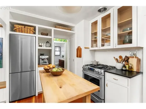 1709 SE 44th Avenue Portland OR 97215