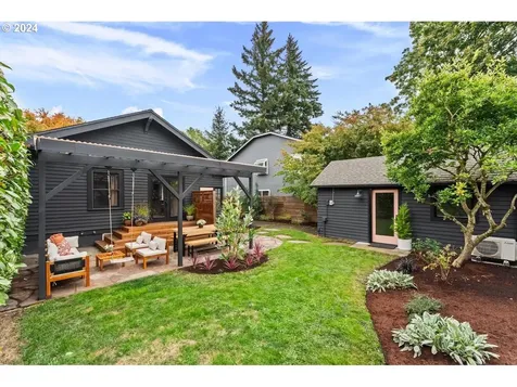1709 SE 44th Avenue Portland OR 97215