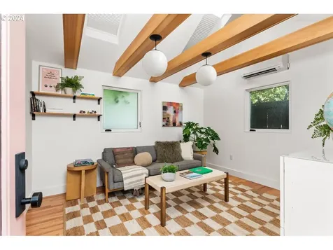 1709 SE 44th Avenue Portland OR 97215