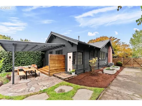 1709 SE 44th Avenue Portland OR 97215