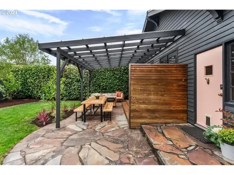 1709 SE 44th Avenue Portland OR 97215