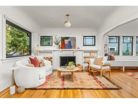 1709 SE 44th Avenue Portland OR 97215