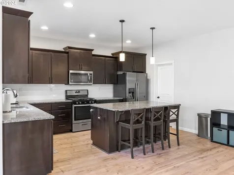 11289 Nw 325th Avenue North Plains OR 97133