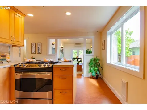 2477 Kincaid Street Eugene OR 97405