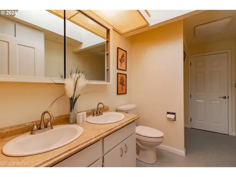 2477 Kincaid Street Eugene OR 97405