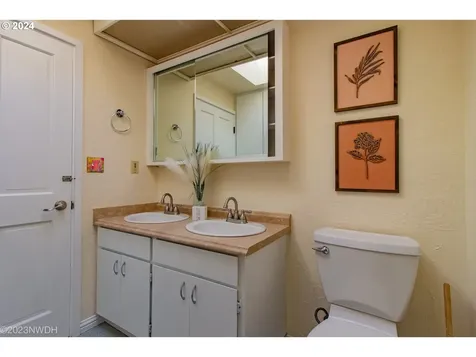 2477 Kincaid Street Eugene OR 97405