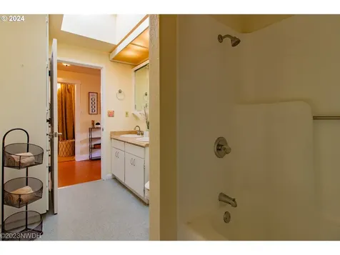 2477 Kincaid Street Eugene OR 97405