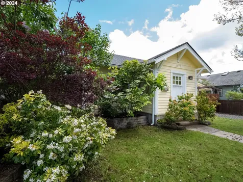 2477 Kincaid Street Eugene OR 97405