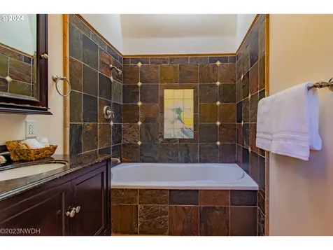 2477 Kincaid Street Eugene OR 97405
