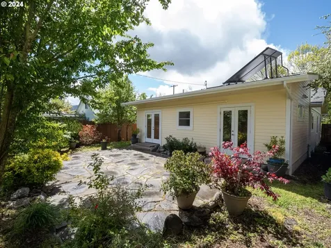 2477 Kincaid Street Eugene OR 97405