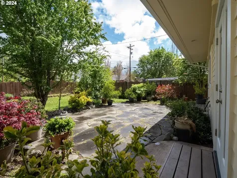 2477 Kincaid Street Eugene OR 97405