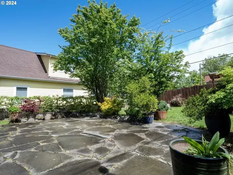 2477 Kincaid Street Eugene OR 97405