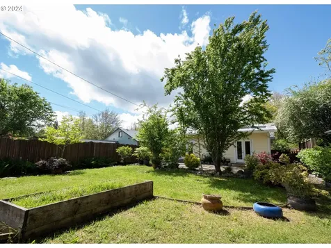 2477 Kincaid Street Eugene OR 97405