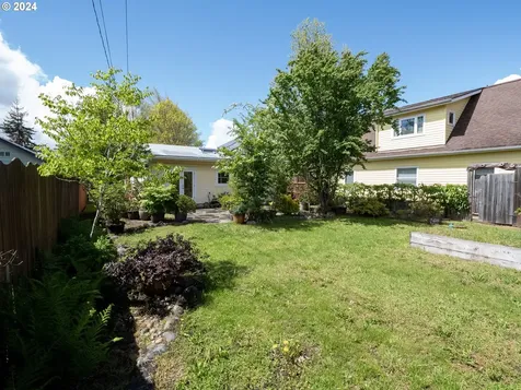 2477 Kincaid Street Eugene OR 97405