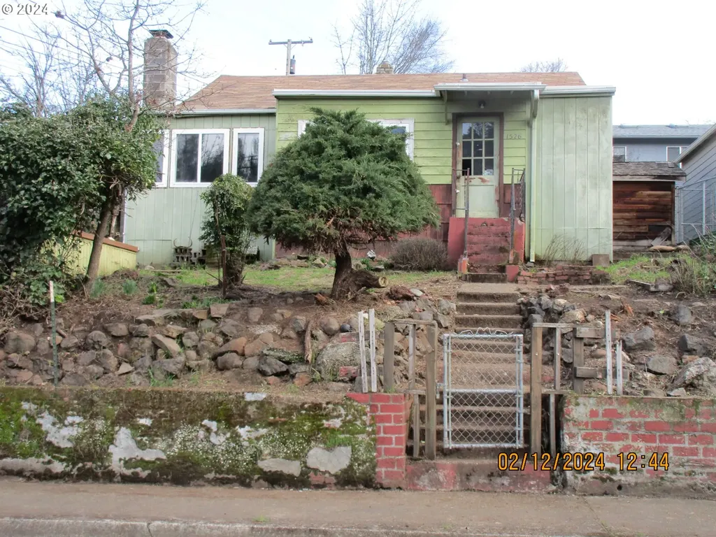 1526 Se Booth Avenue Roseburg OR 97470