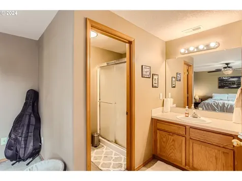 14325 SE Macduffee Court Portland OR 97233