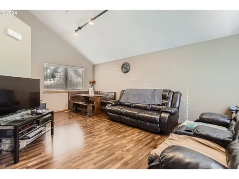 14325 SE Macduffee Court Portland OR 97233