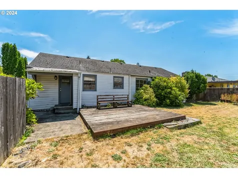 250 E Dartmouth Street Gladstone OR 97027