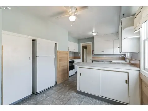 250 E Dartmouth Street Gladstone OR 97027