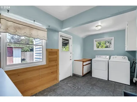 250 E Dartmouth Street Gladstone OR 97027
