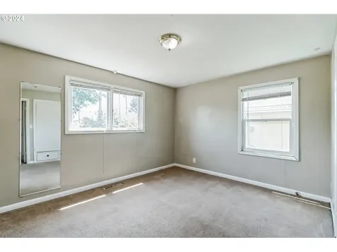 250 E Dartmouth Street Gladstone OR 97027