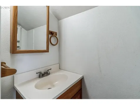 250 E Dartmouth Street Gladstone OR 97027