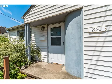 250 E Dartmouth Street Gladstone OR 97027