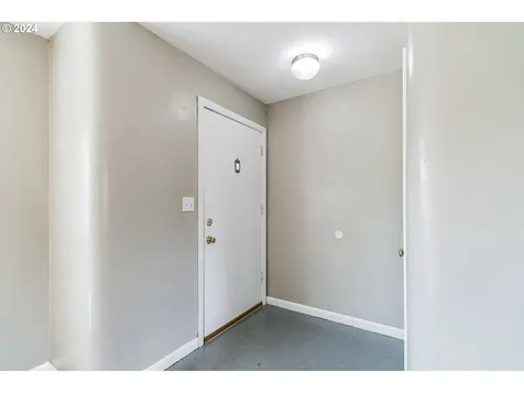 250 E Dartmouth Street Gladstone OR 97027