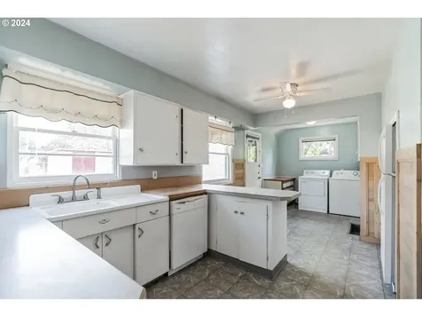 250 E Dartmouth Street Gladstone OR 97027