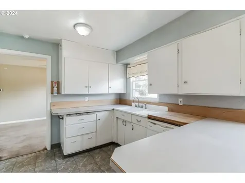 250 E Dartmouth Street Gladstone OR 97027