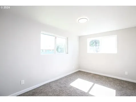1560 Kelly Boulevard Springfield OR 97477