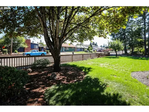 1560 Kelly Boulevard Springfield OR 97477