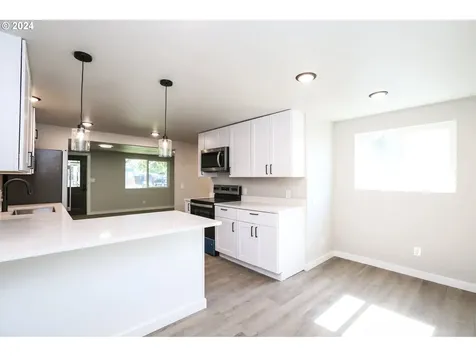 1560 Kelly Boulevard Springfield OR 97477