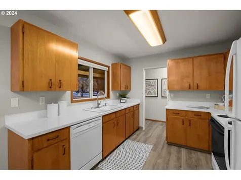 15905 SW 98th Avenue Portland OR 97224