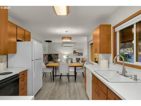 15905 SW 98th Avenue Portland OR 97224