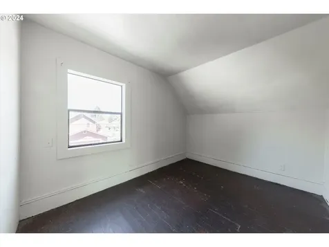 4643 N Gantenbein Avenue Portland OR 97217