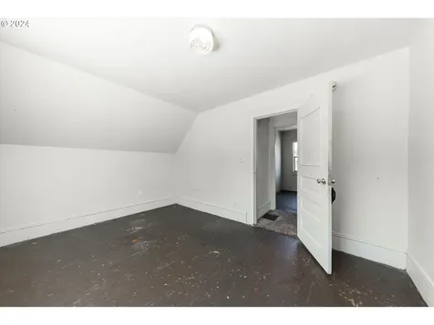 4643 N Gantenbein Avenue Portland OR 97217