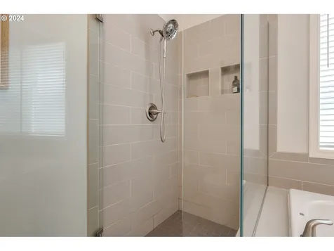11709 Salmonberry Drive Oregon City OR 97045